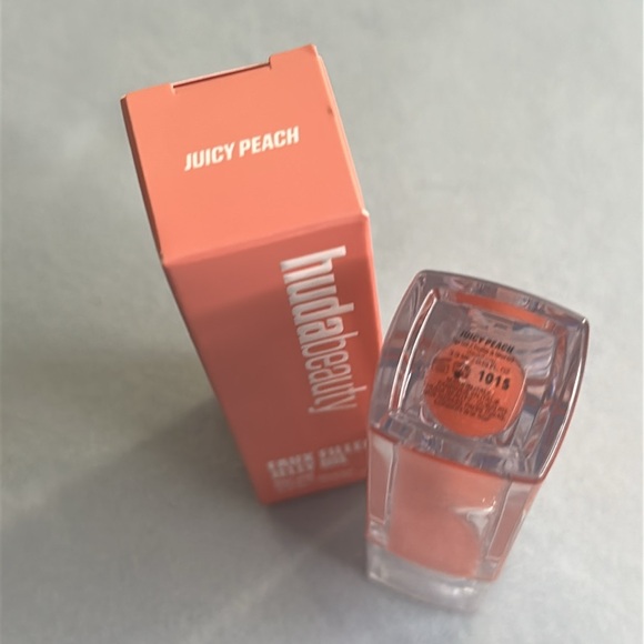 🎨 HUDA BEAUTY | FAUX FILTER ULTRA-HYDRATING TINTED JELLY LIP OIL - Picture 2 of 8